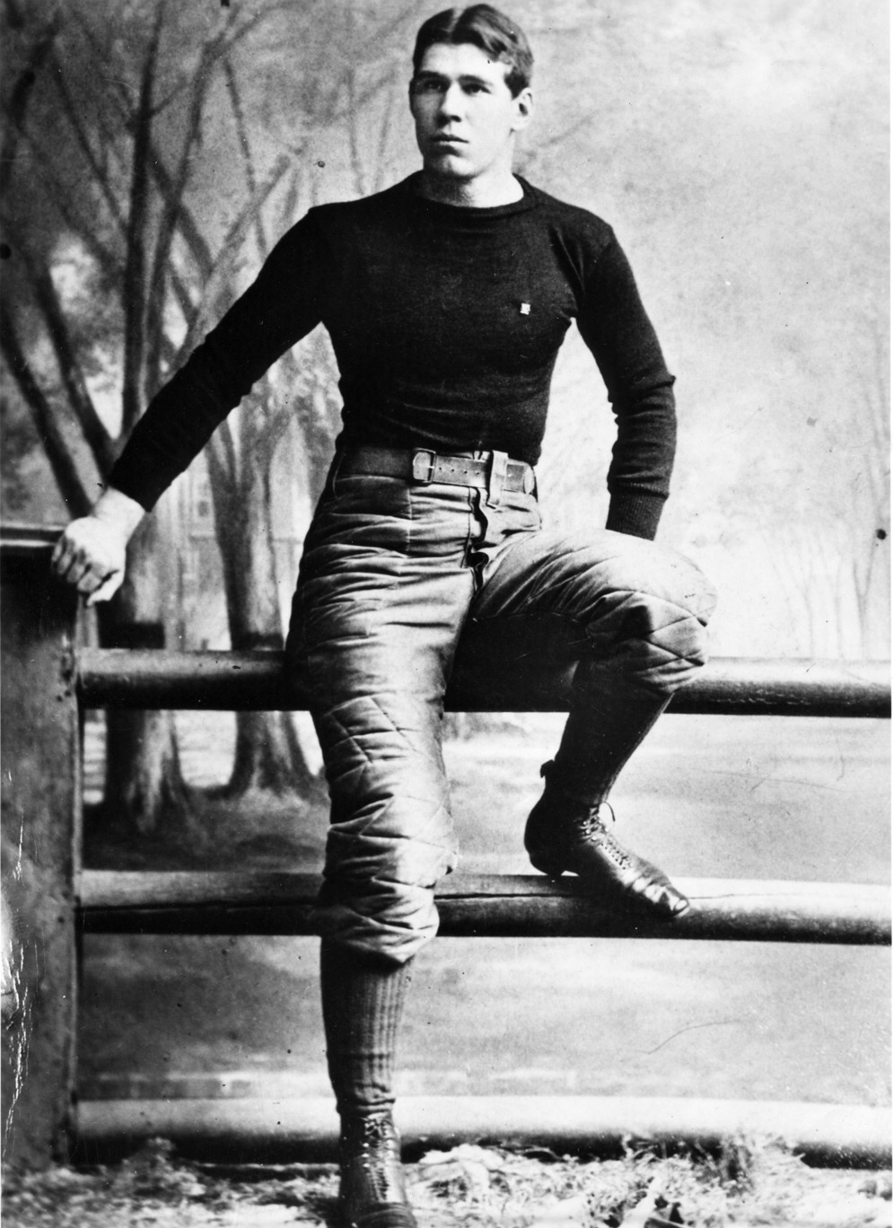 At 6 feet 3 inches tall and 200 pounds, William &#x201C;Pudge&#x201D; Heffelfinger &#x201C;was especially big for that era and towered over his opponents,&#x201D; according to the Pro Football Hall of Fame. (Pro Football Hall of Fame)