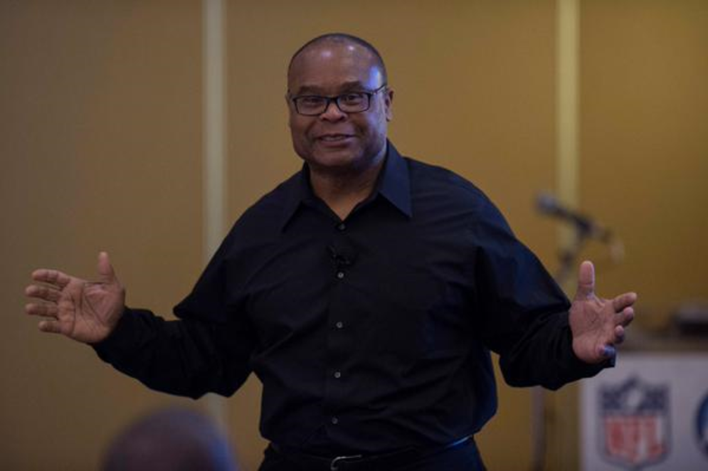 Mike Singletary,&#xA0;Hall of Fame linebacker and former NFL coach, delivers on of the keynote addresses at the 2015 NFL-NCAA Coaches Academy. &#xA0;
