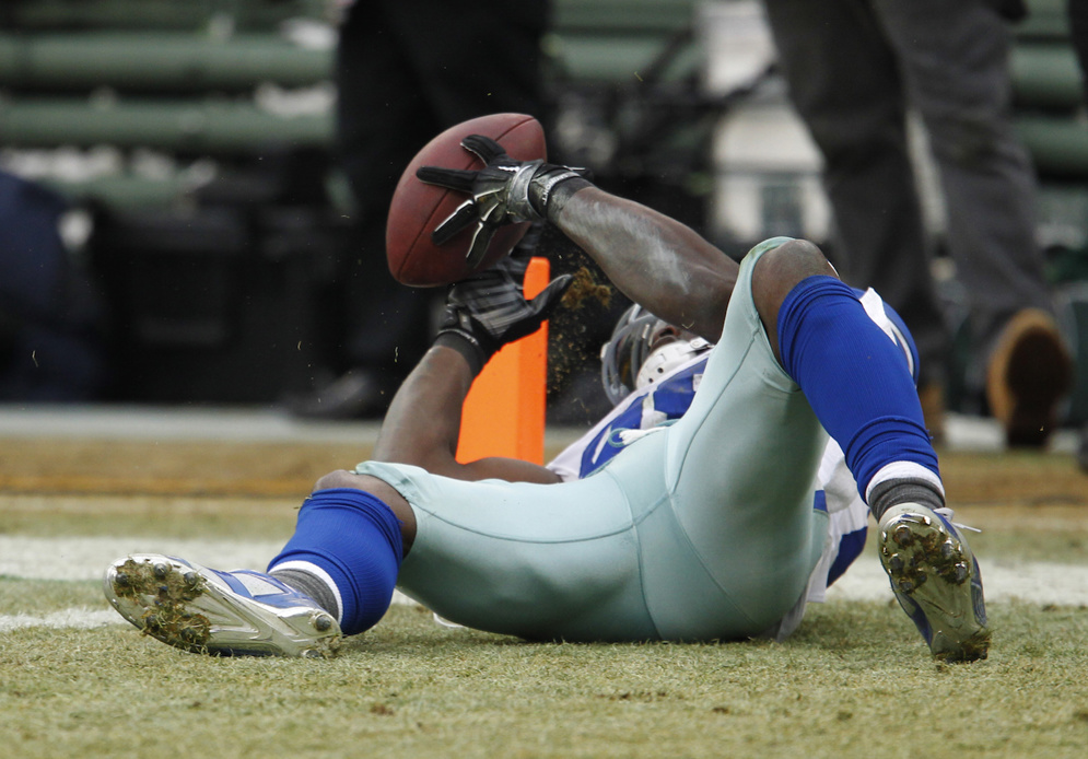 The new language clarifies the ruling in the Dallas-Green Bay game, made after instant replay review, that a catch that Cowboys receiver Dez Bryant&#xA0;appeared to make was correctly ruled an incomplete pass.&#xA0;