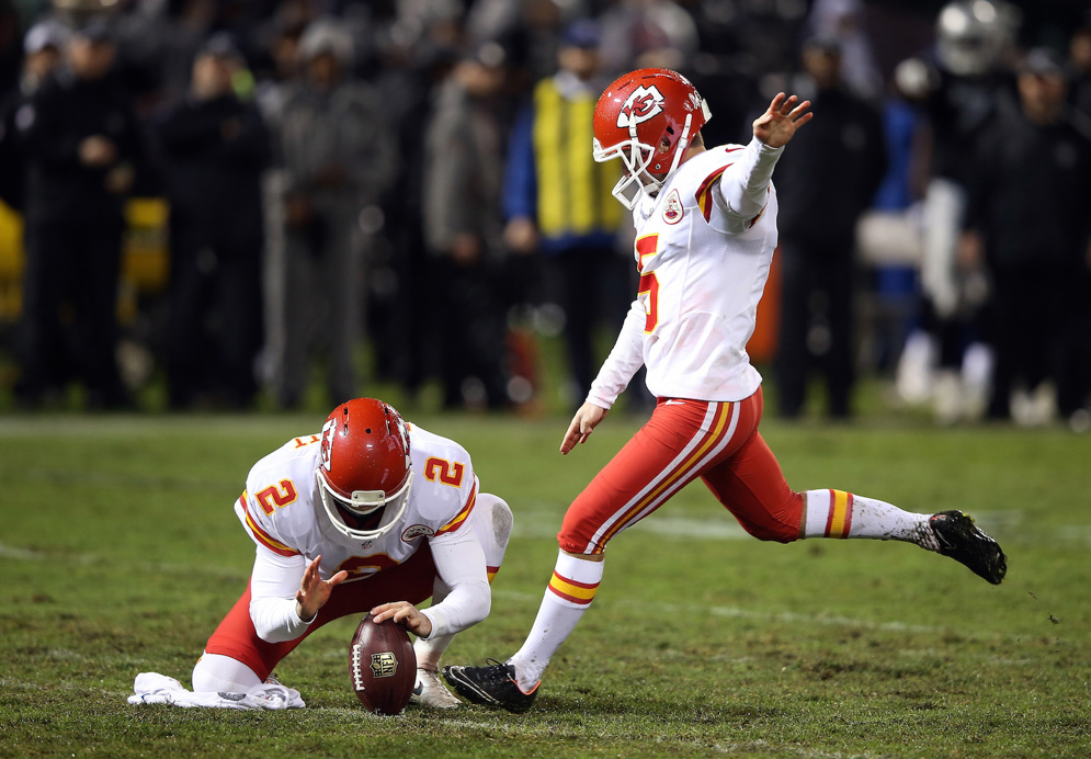 In 2015, the ball will be snapped from the 15 yard-line on extra point kick tries. (AP Photo/Paul Spinelli)