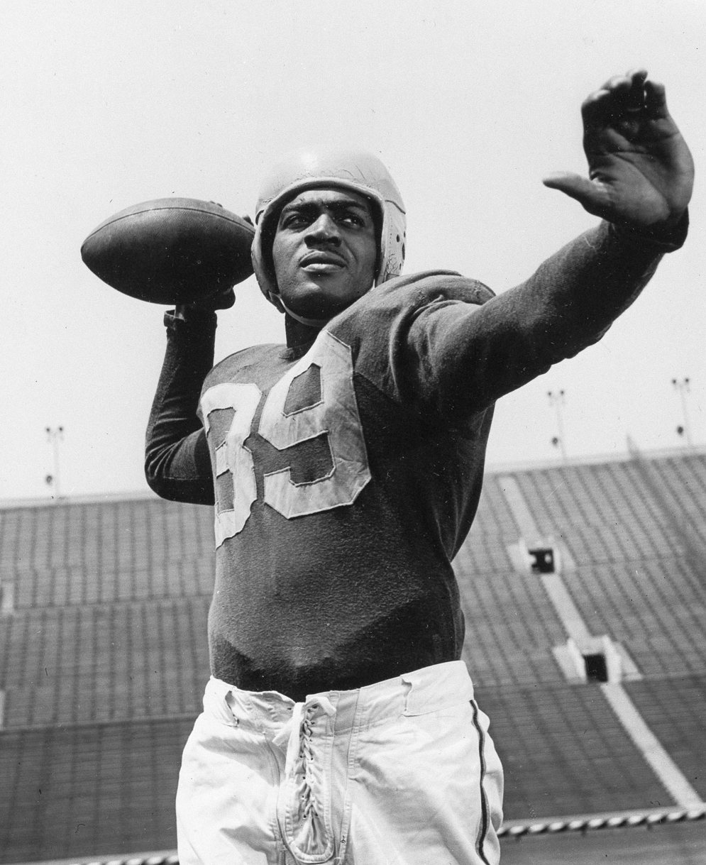 Kenny Washington of the Los Angeles Rams, seen on Sept. 3, 1946.&#160;(AP Photo)